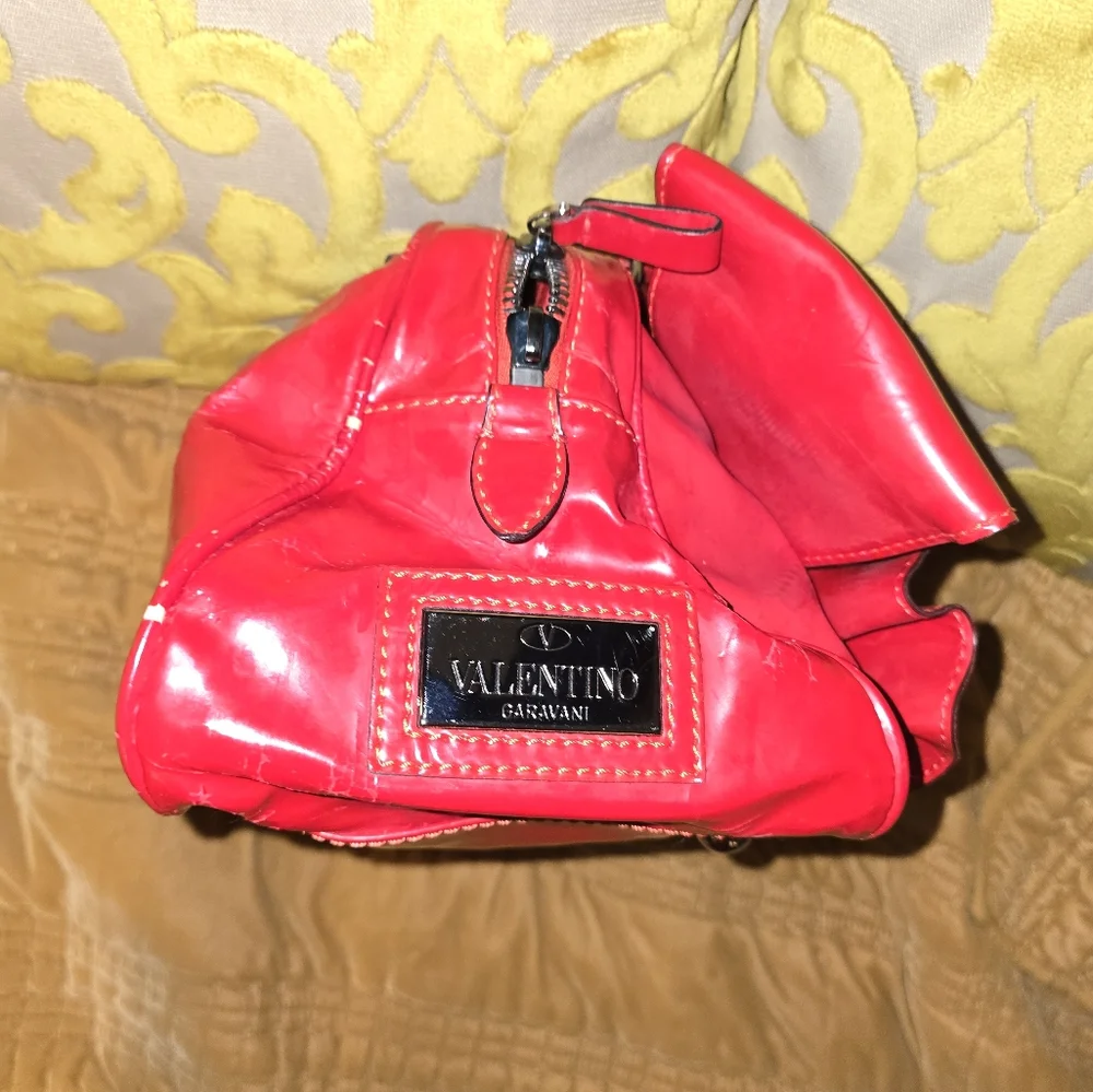 Authentic Valentino Garavani Elegant Red Women's Handbag - Picture 4 of 17